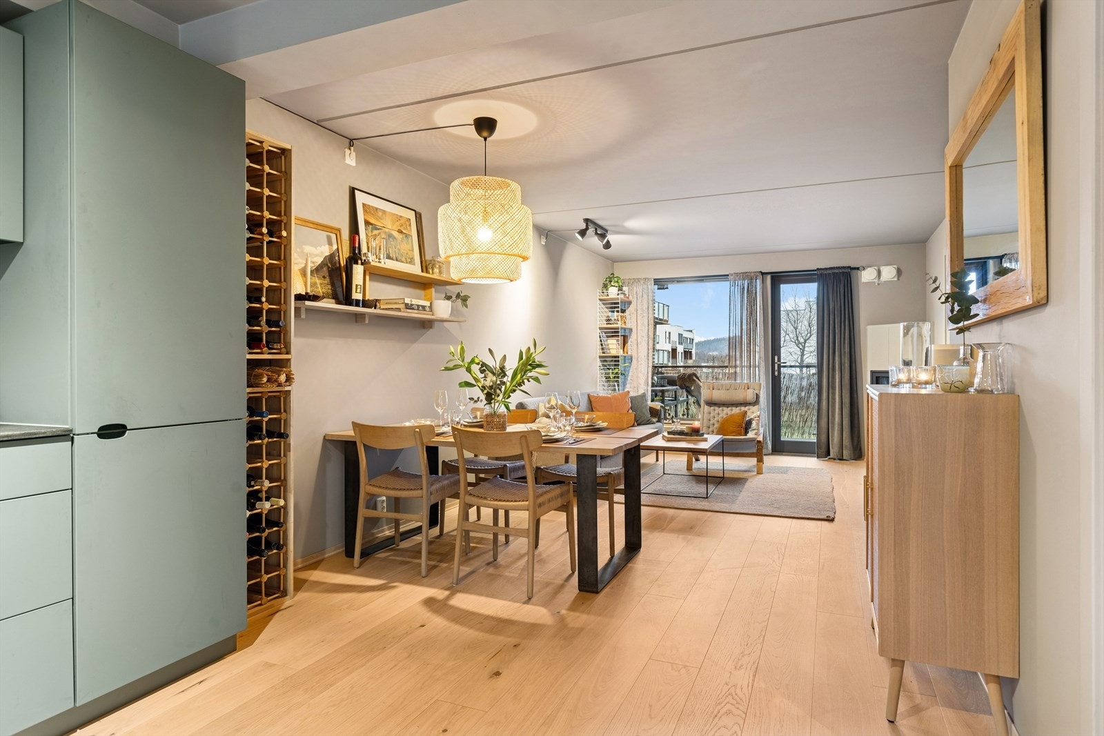 Lys og trivelig 3-roms andelsleilighet med sentral og attraktiv beliggenhet på Rud/Kolsås. Galleribilde