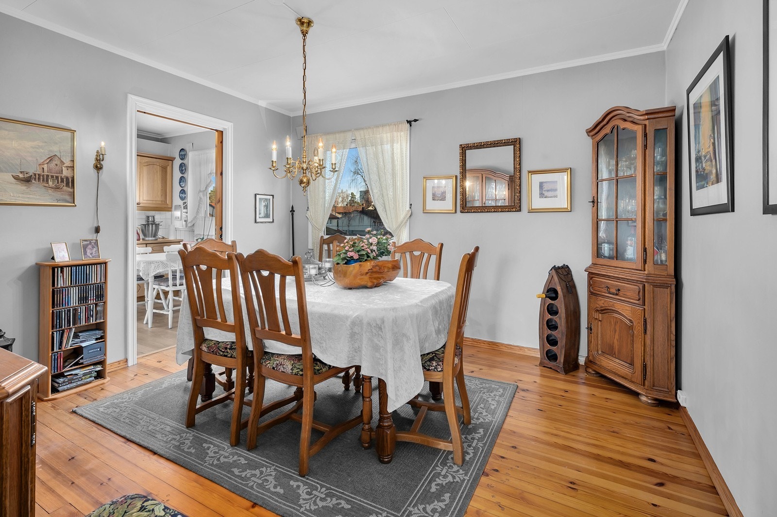 God plass til spisebord Galleribilde