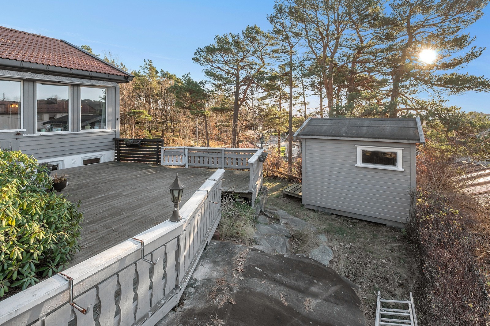 Solrik tomt med stor terrasse Galleribilde