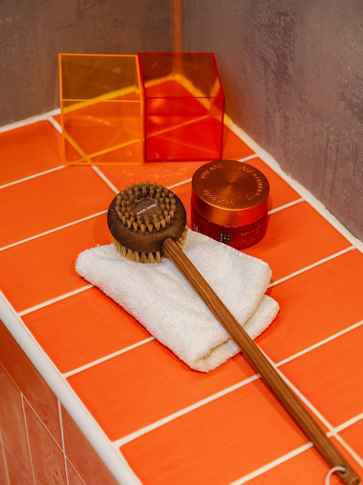 Badet oppleves funksjonelt og meget praktisk. Galleribilde