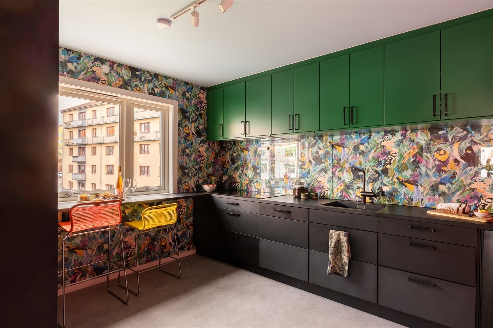 En gjennomført og innbydende 4-roms selveierleilighet med en attraktiv beliggenhet på Torshov! Galleribilde