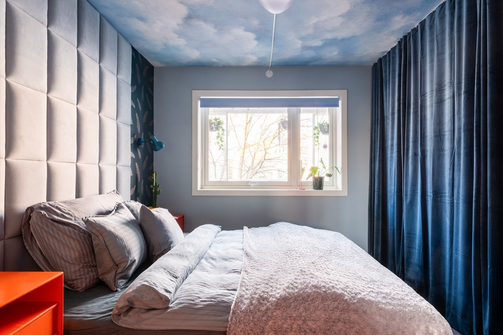 Hele leiligheten er vendt ut mot rolige omgivelser, så her får du en god nattesøvn! Galleribilde