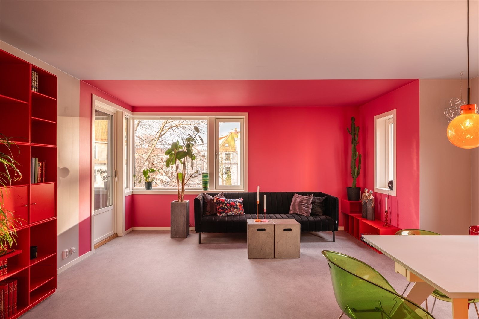 Ingvild Skaranger har gleden av å presentere Oskar Braatens gate 27! (Foto: Joakim Karlsen) Galleribilde