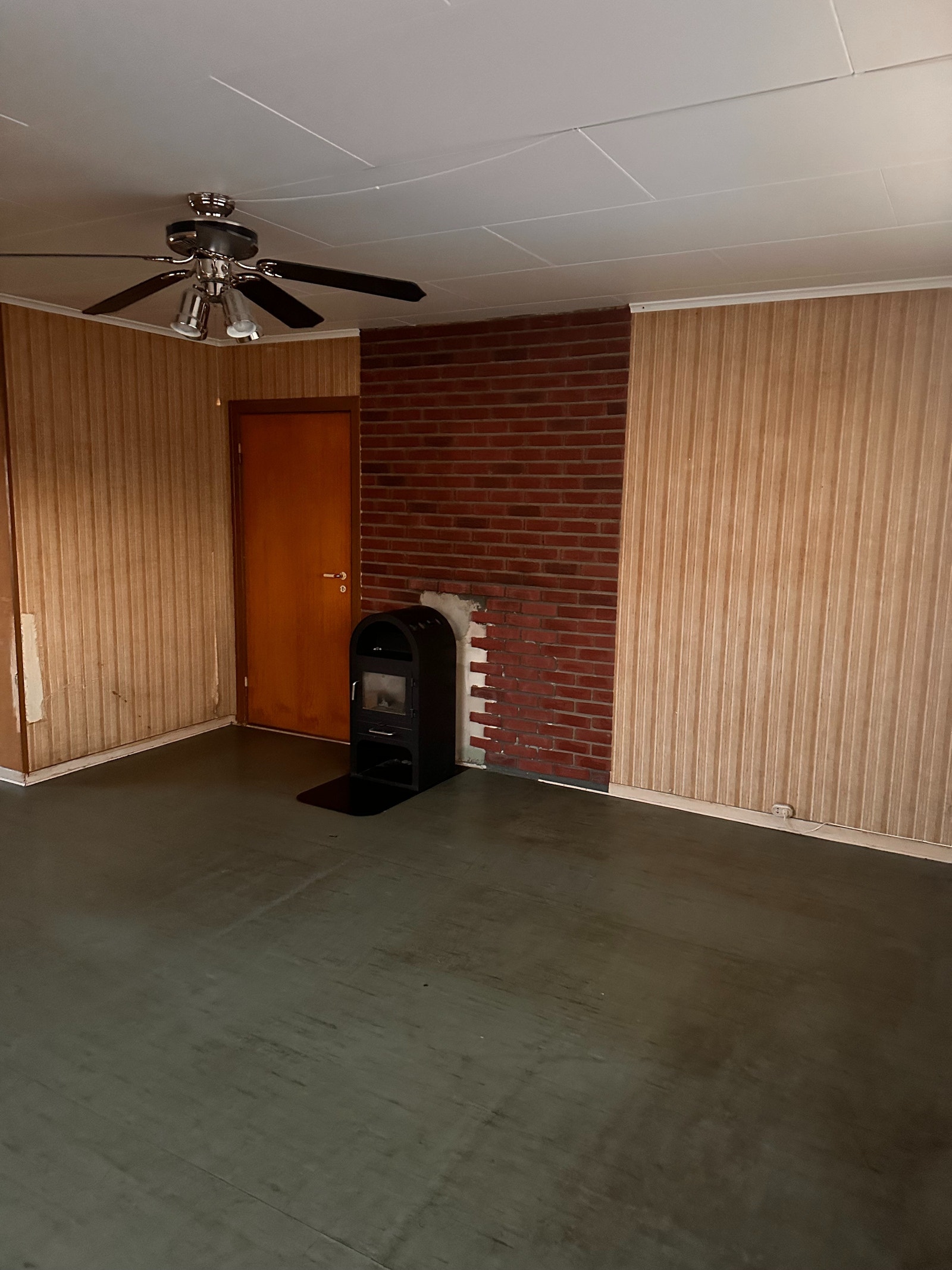 Stue m/peis Galleribilde