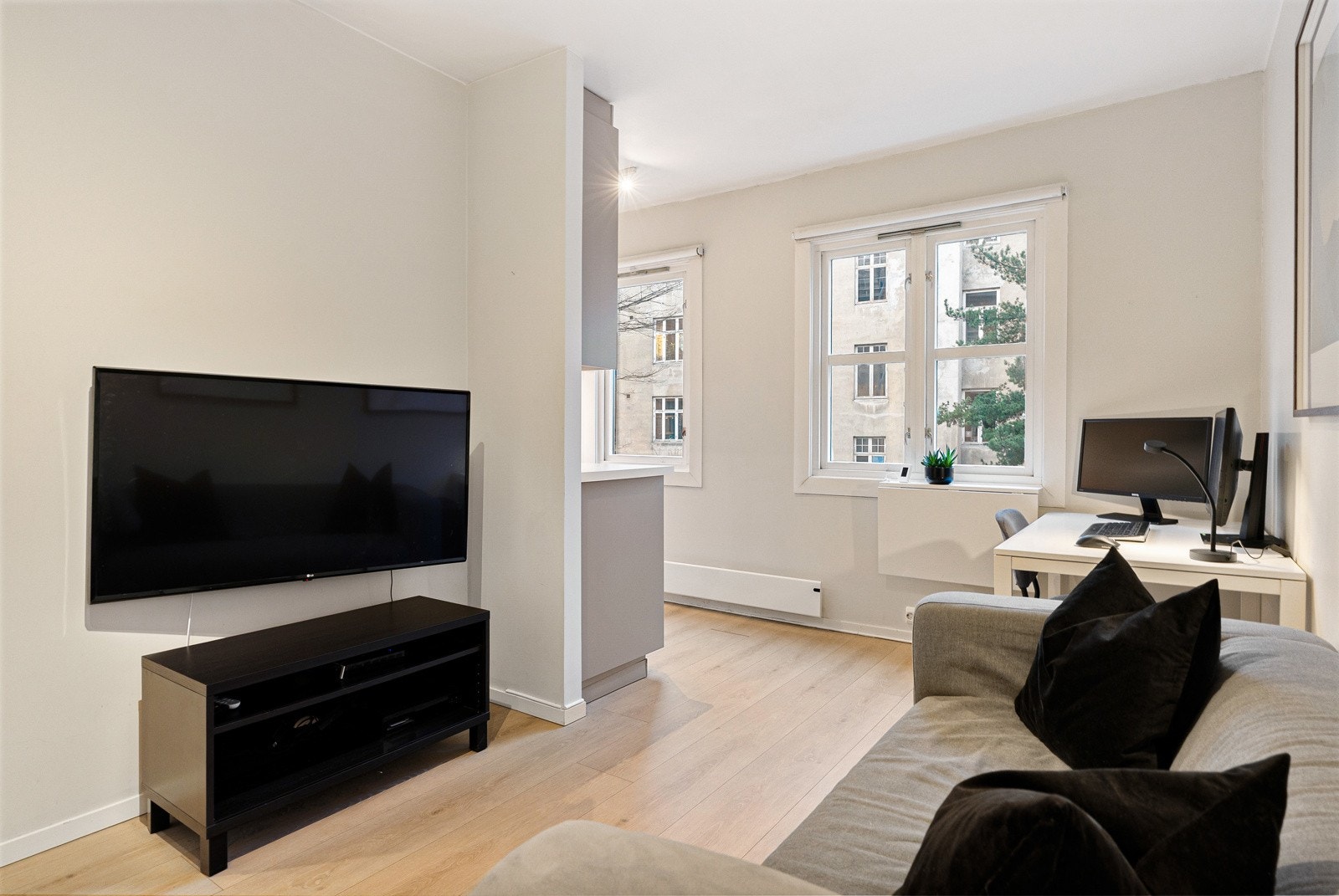 Stue og kjøkken har en åpen løsning på 17 kvm. Galleribilde