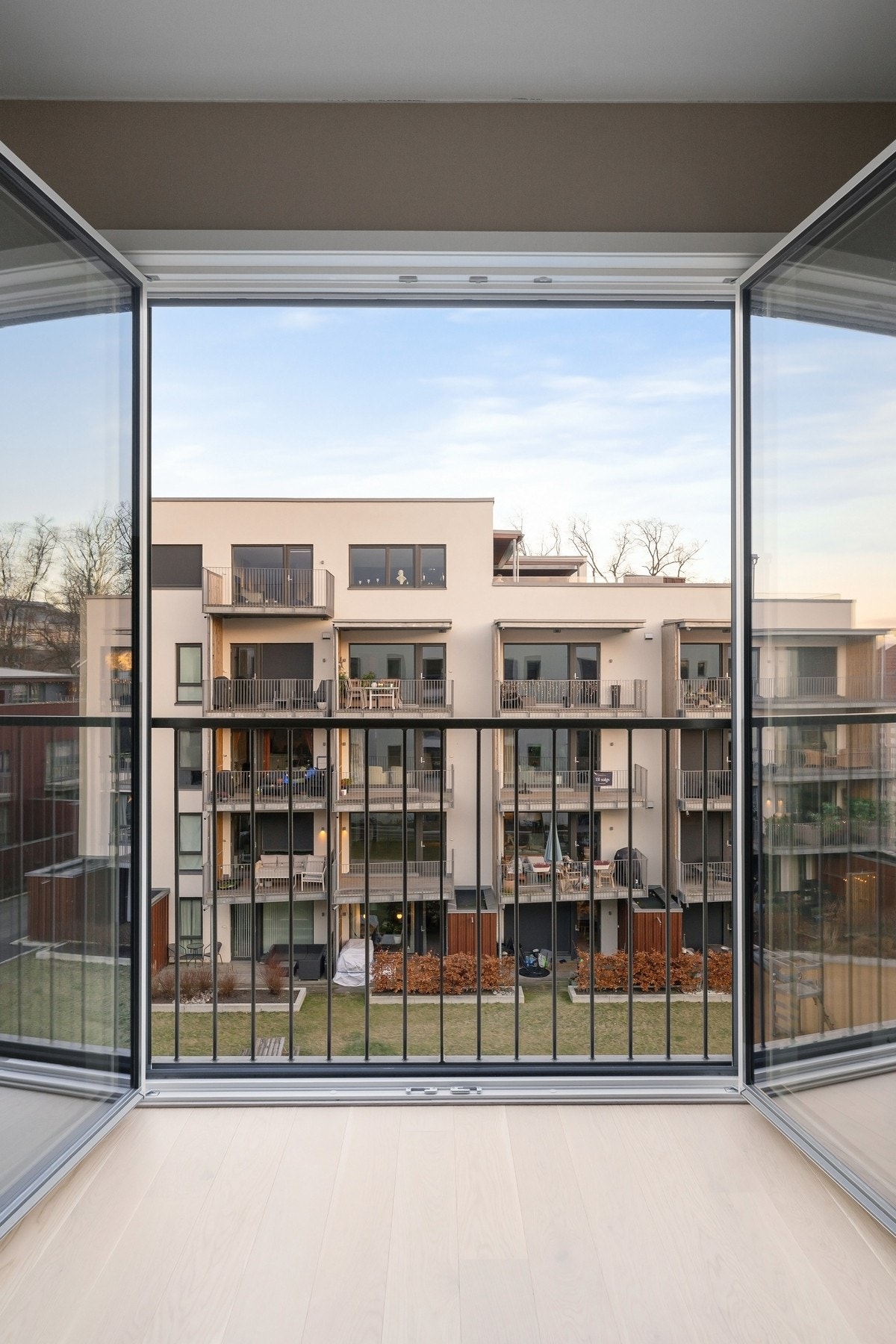 Fransk balkong åpner opp rommet Galleribilde