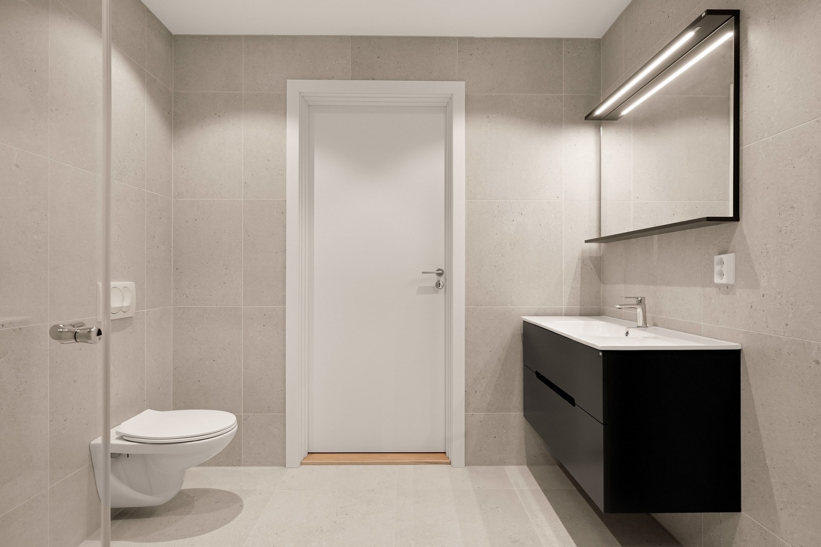 Lekkert, flislagt bad Galleribilde