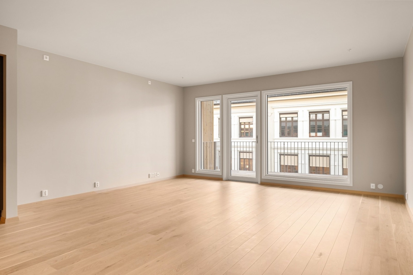 Allrommet møblerer du til bespisning og avslapning Galleribilde