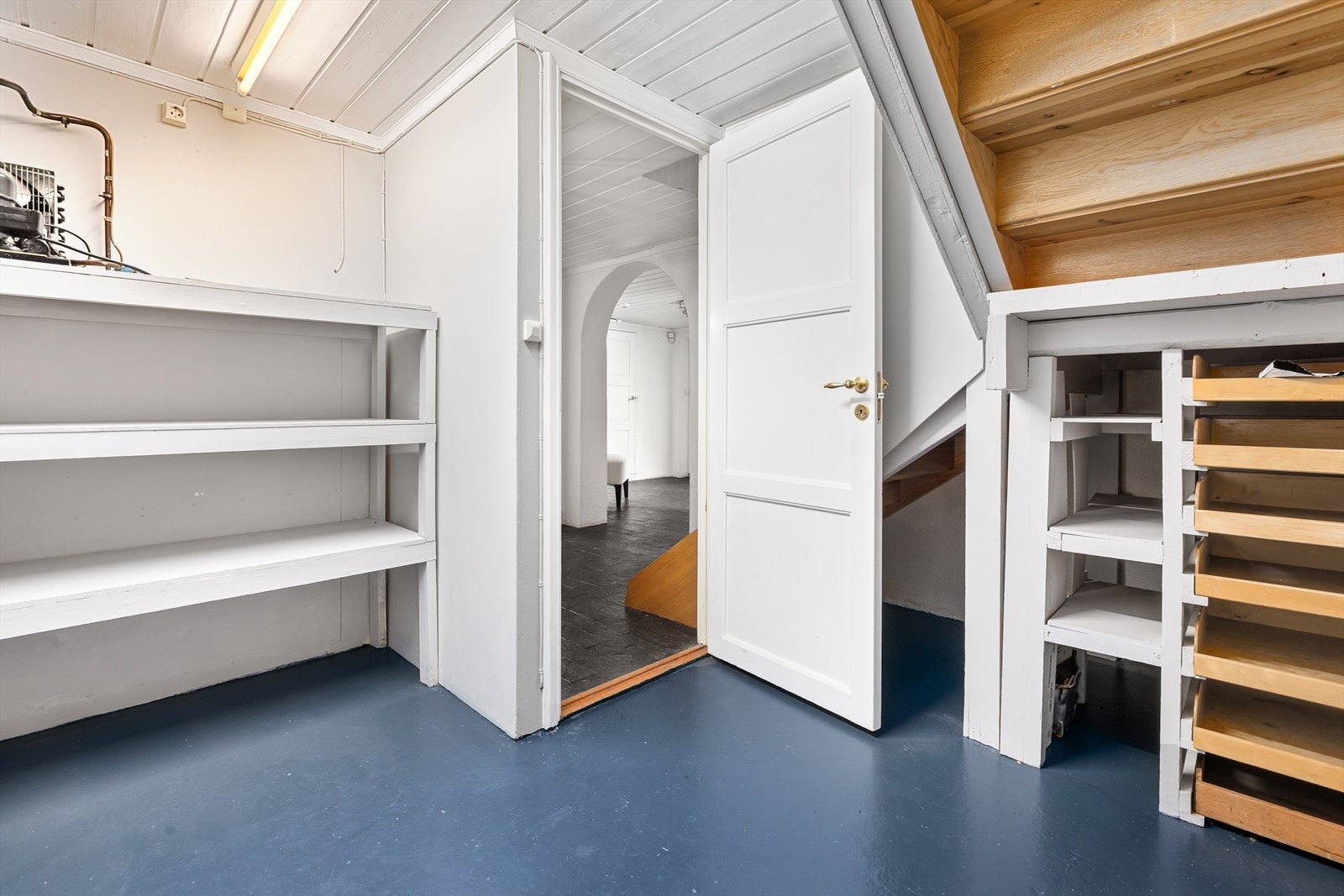 Bodområdene i huset er gode, med rom for ulik oppbevaring, vinrom etc Galleribilde