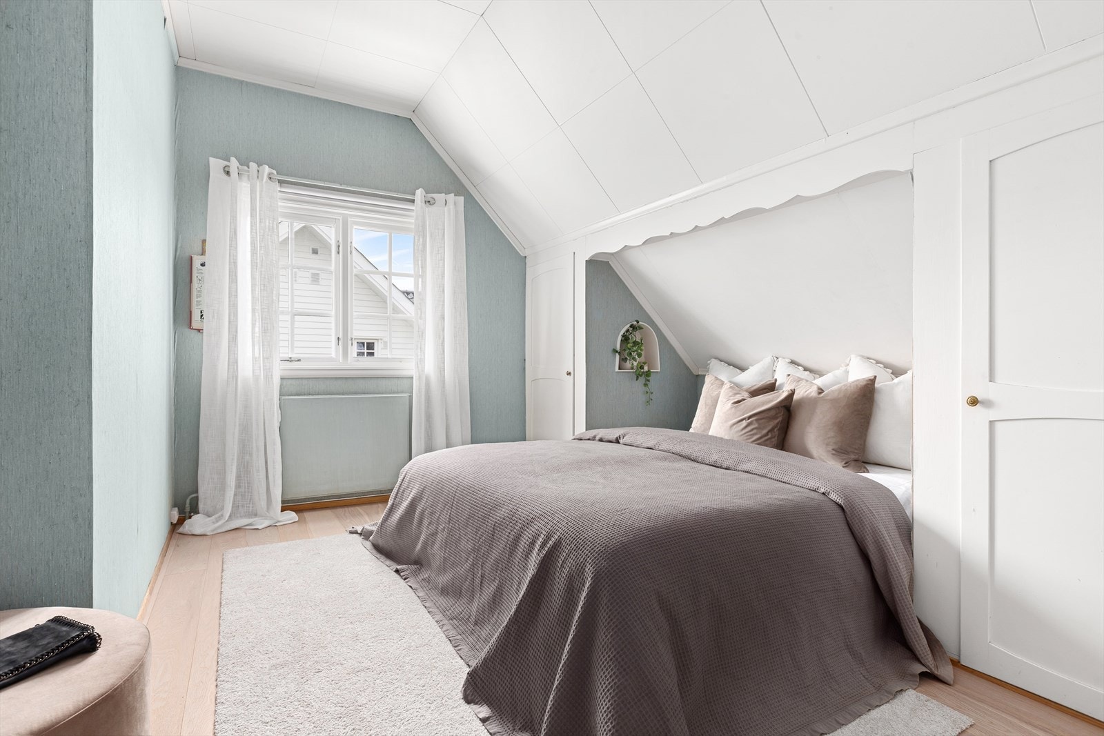 Etasjen inneholder 3 soverom av god størrelse Galleribilde