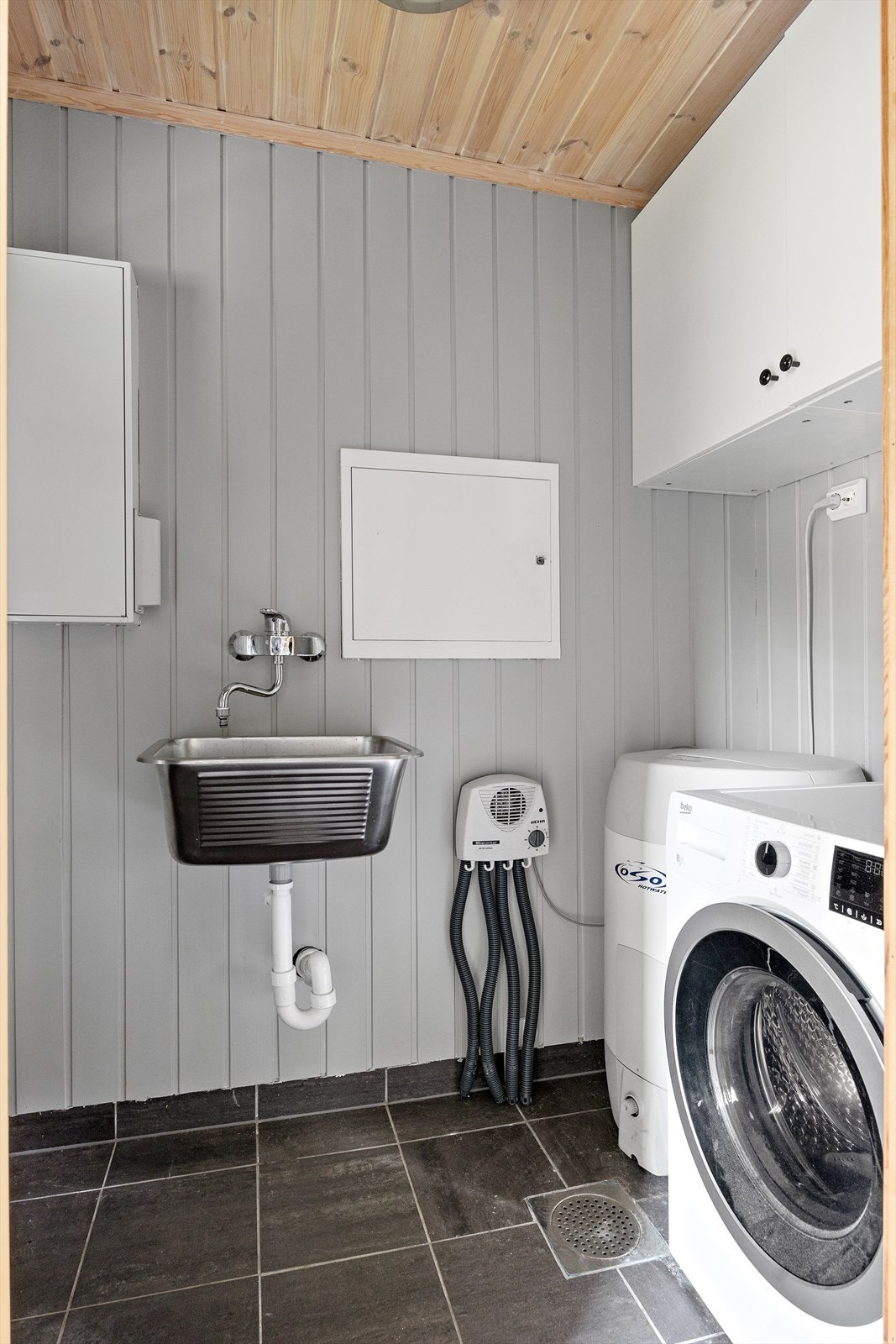 Vaskerom med inngang fra entrè Galleribilde