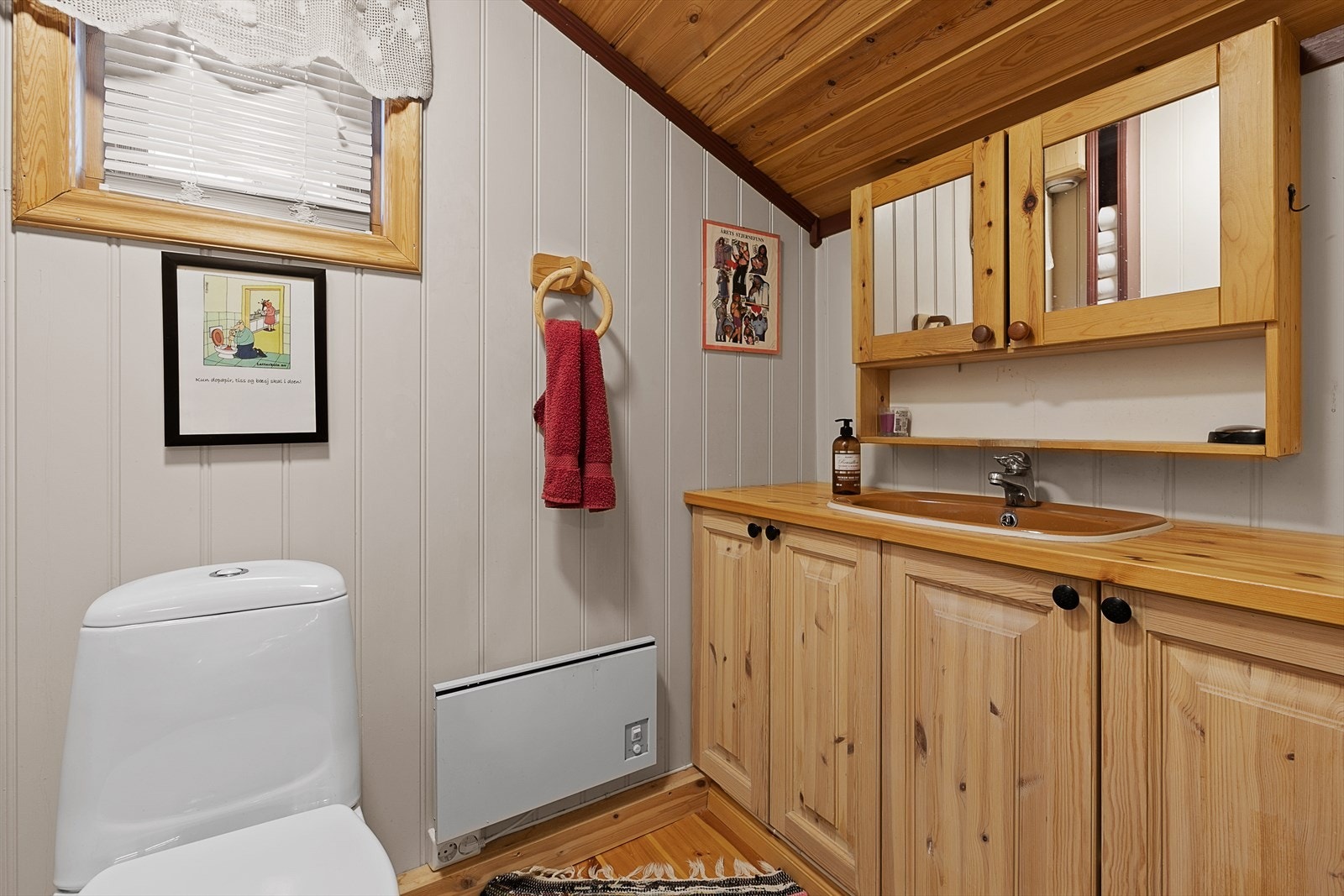 Toalett med servant og skap Galleribilde