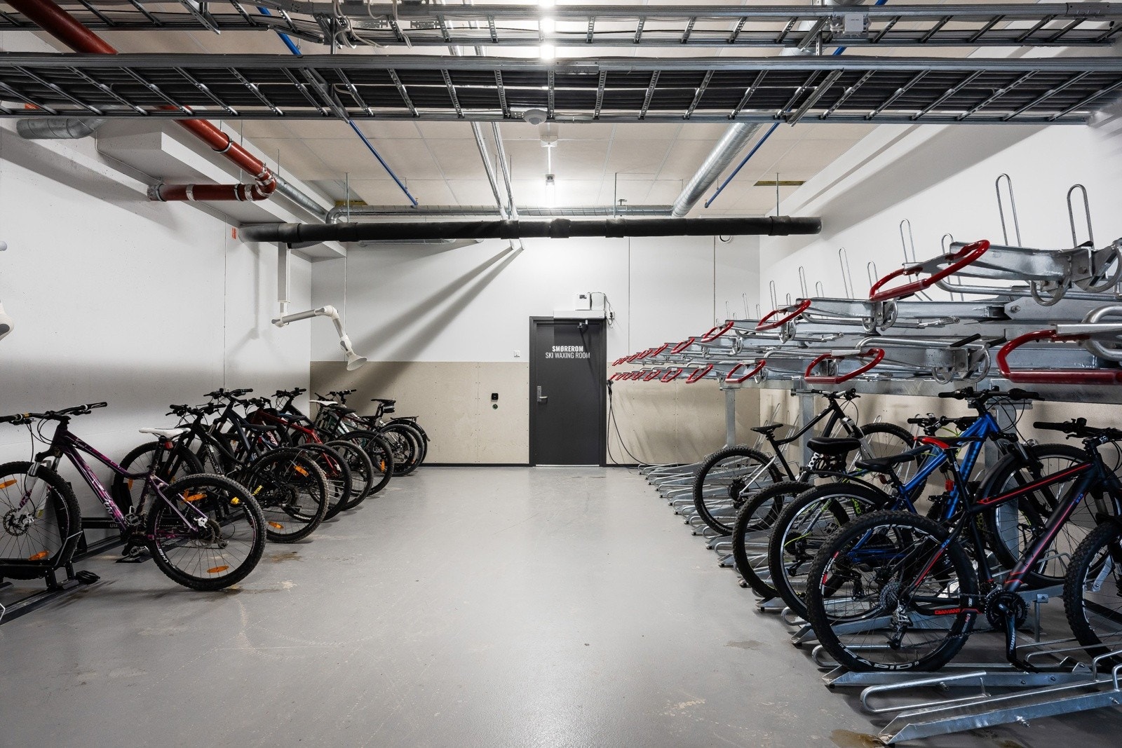 Smart egen sykkelparkering med lås Galleribilde