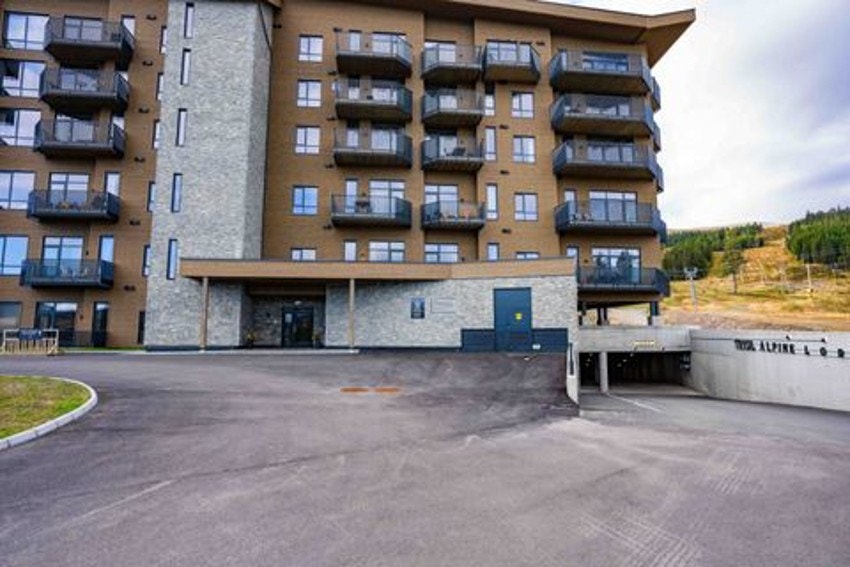 Bygget er under utvikling og vil videreføres på baksiden av denne leligheten. Beliggenheten nær alt i fjellet gir kort radius til alle friluftsaktiviteter hele året, samt butikk, spahotell, golfbane, klatrepark osv. Galleribilde