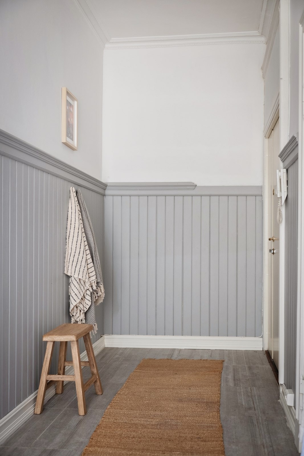 Innbydende inngangsparti som skaper et godt førsteinntrykk av boligen. Galleribilde