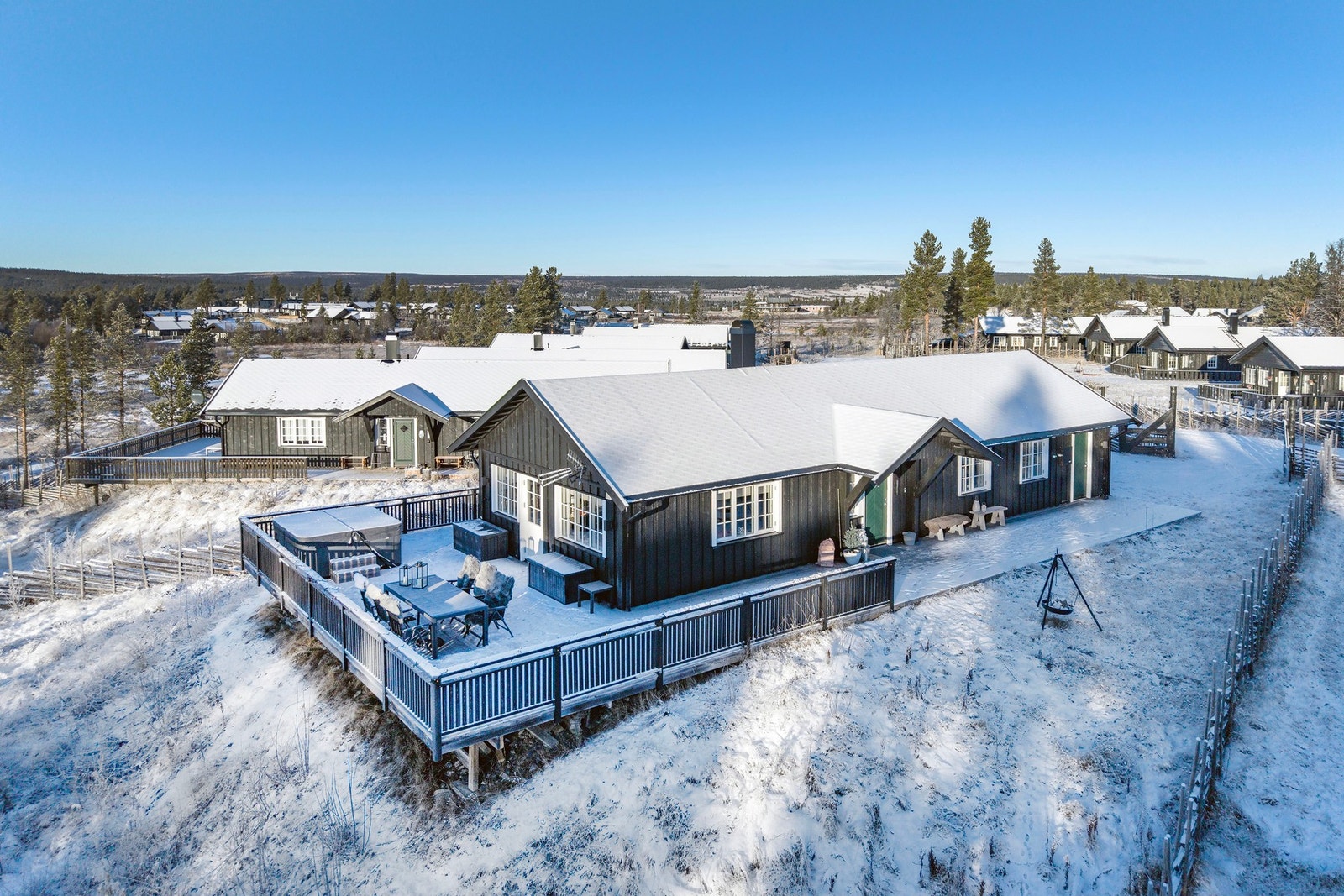 Privatmegleren Hallingdal v/ Morten Liavaag har gleden av å presentere Bokfinken 74! Galleribilde