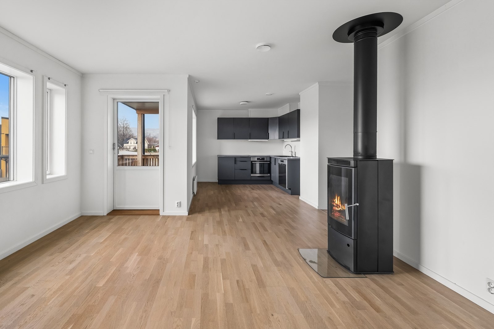 Leiligheten er lys og romslig med en god planløsning og standard. Galleribilde