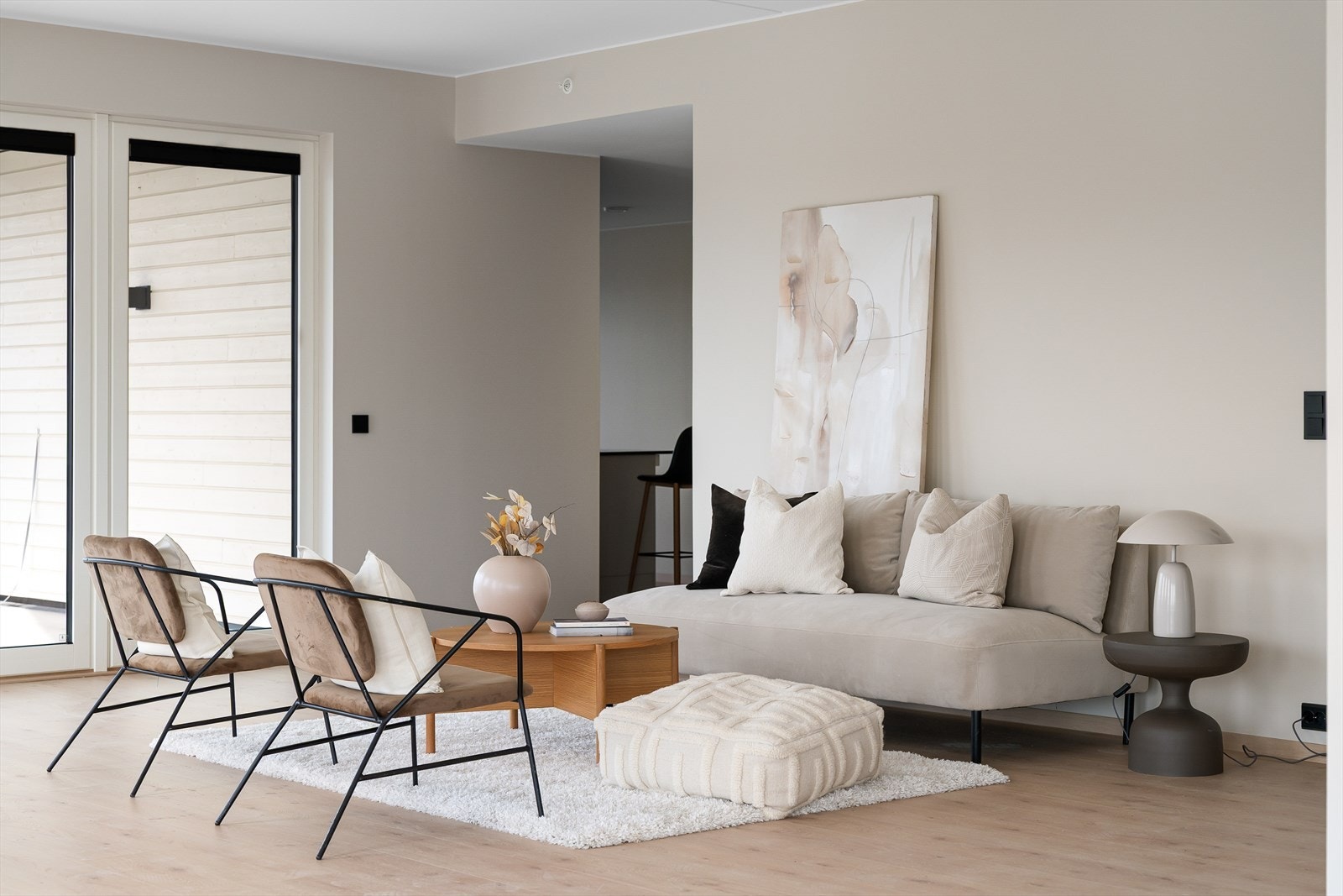 Utgang fra stuen til innglassa balkongen Galleribilde