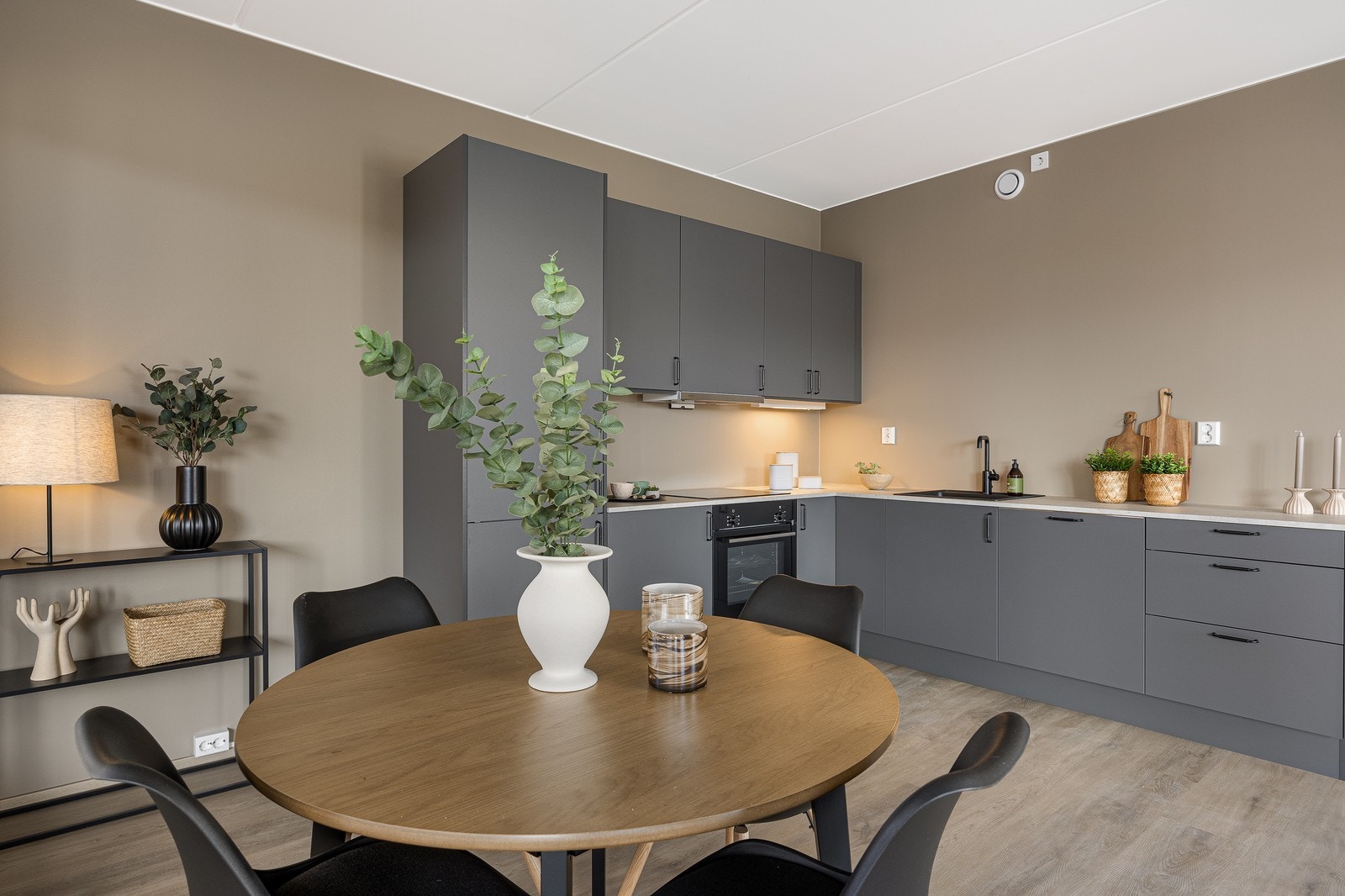 God plass for møblering. Galleribilde