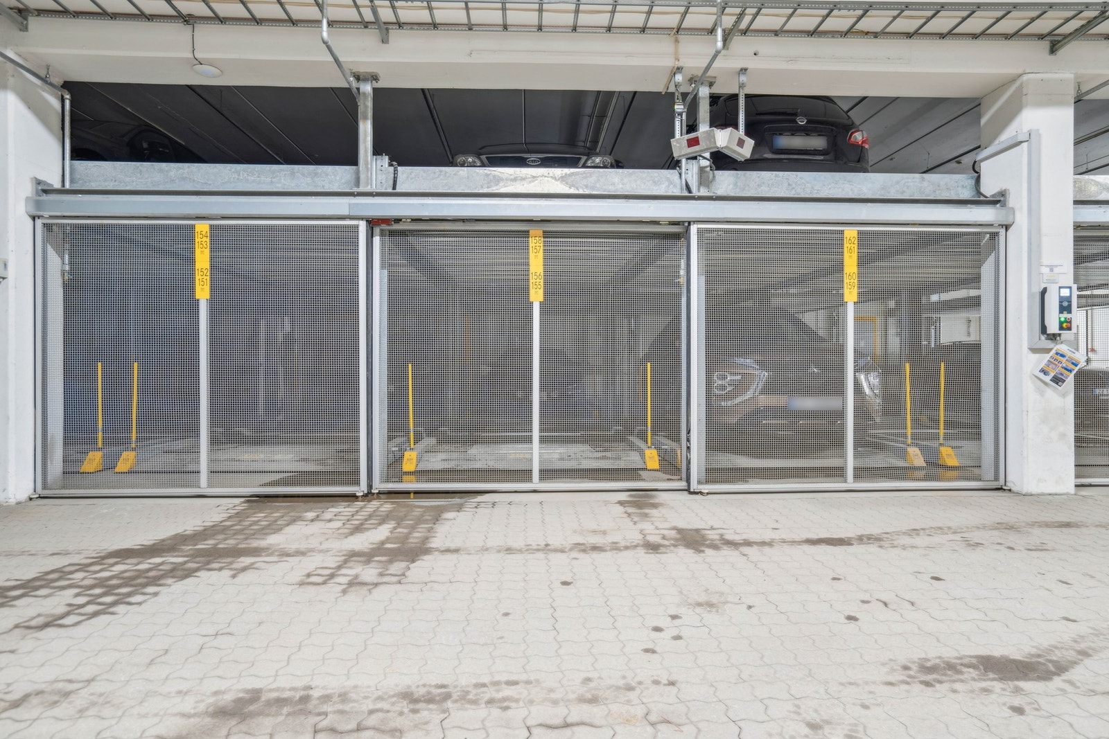 Fast parkeringsplass i felles garasjeanlegg. Galleribilde