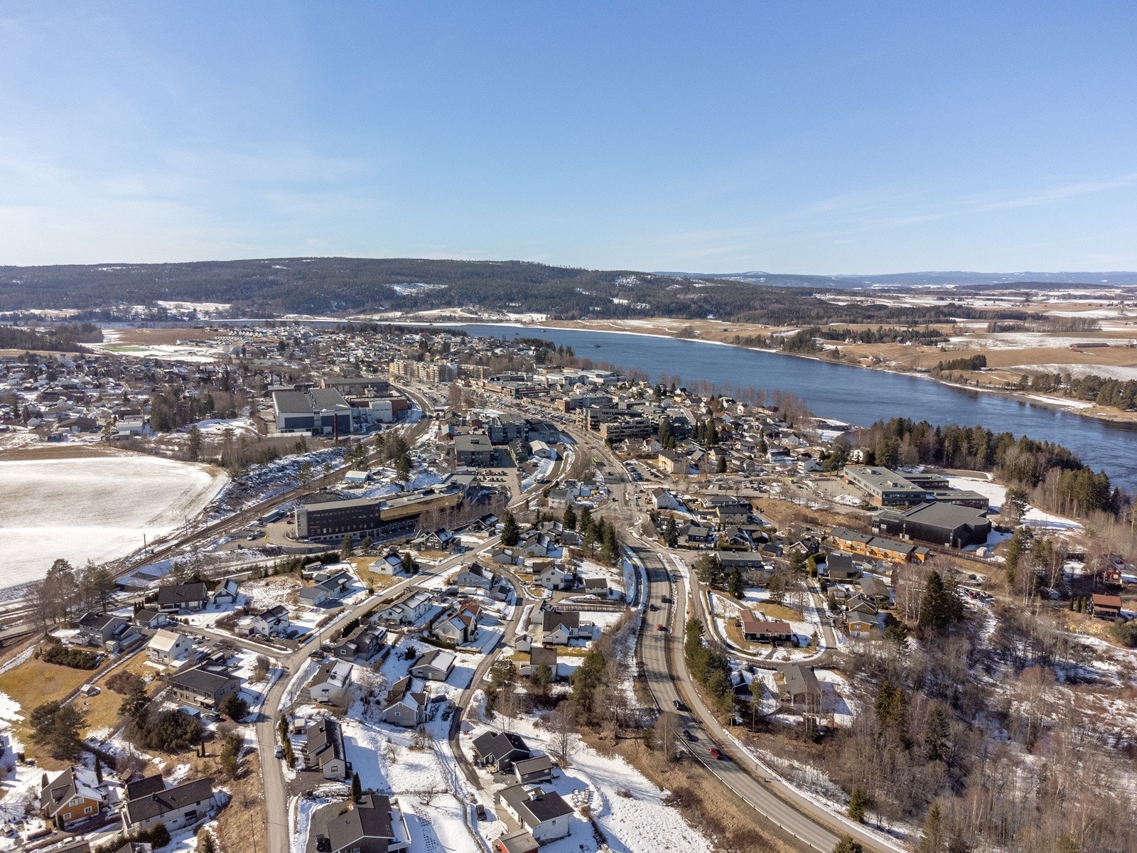 Fra eiendommen er det kort vei til sentrum av Sørumsand. Galleribilde