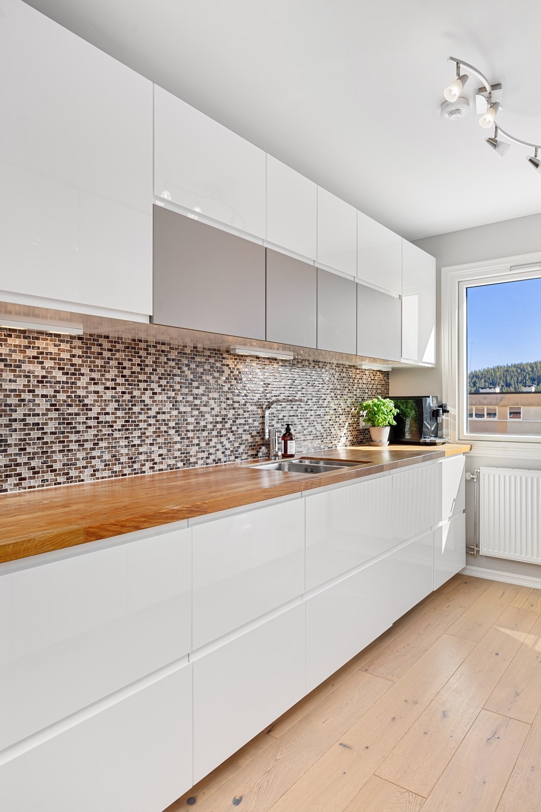 Ekstra belysning under overskap Galleribilde