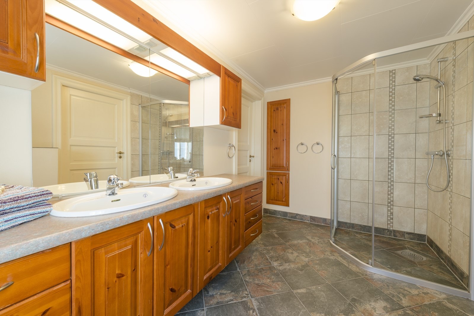 Bad 1 etg Galleribilde