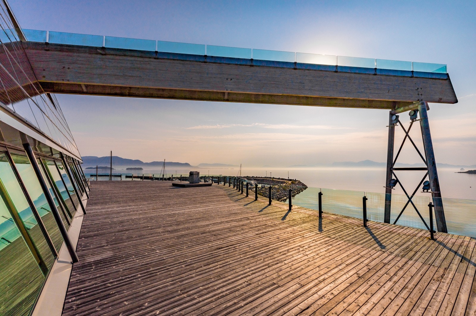 Oseana Kunst og Kultursenter er i gangavstand, med kunstutstillinger, konserter, kino og restaurant. Galleribilde