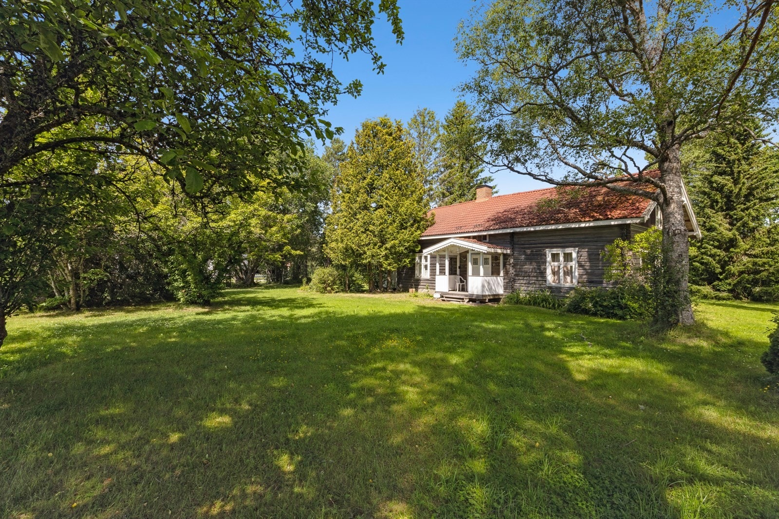 Tomten er på over 6 mål. Galleribilde