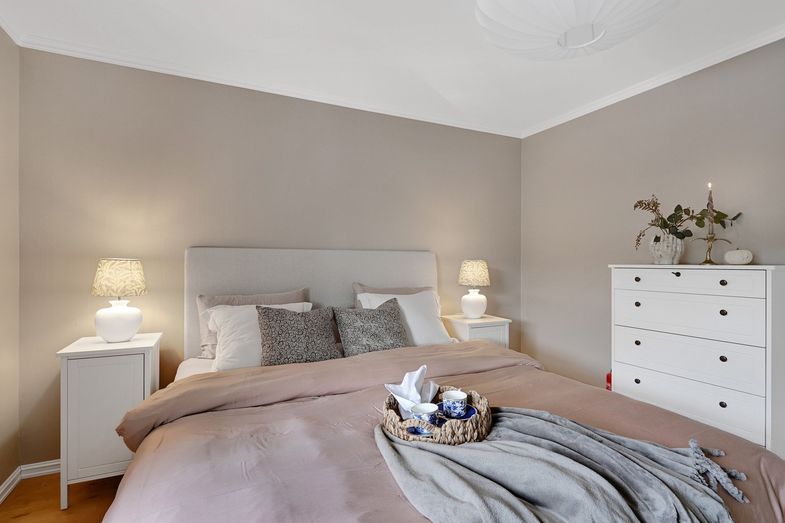 Det er plass for dobbel seng på alle soverommene Galleribilde