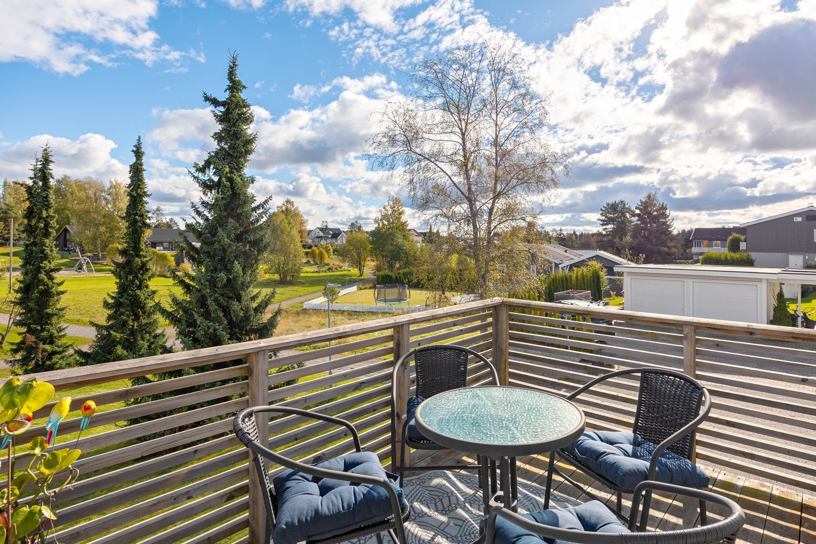 Nabolaget er svært barnevennlig -her er det kort vei til både barnehage og skole. Galleribilde