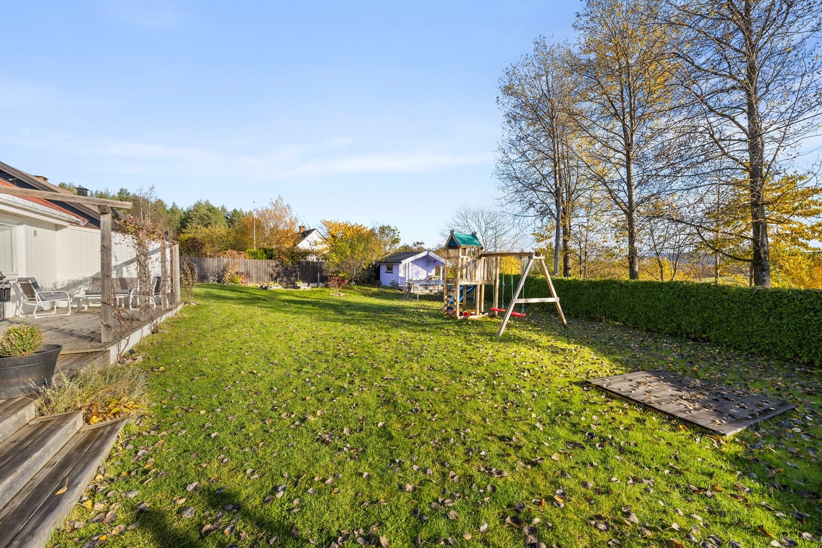 Stor og opparbeidet hage Galleribilde