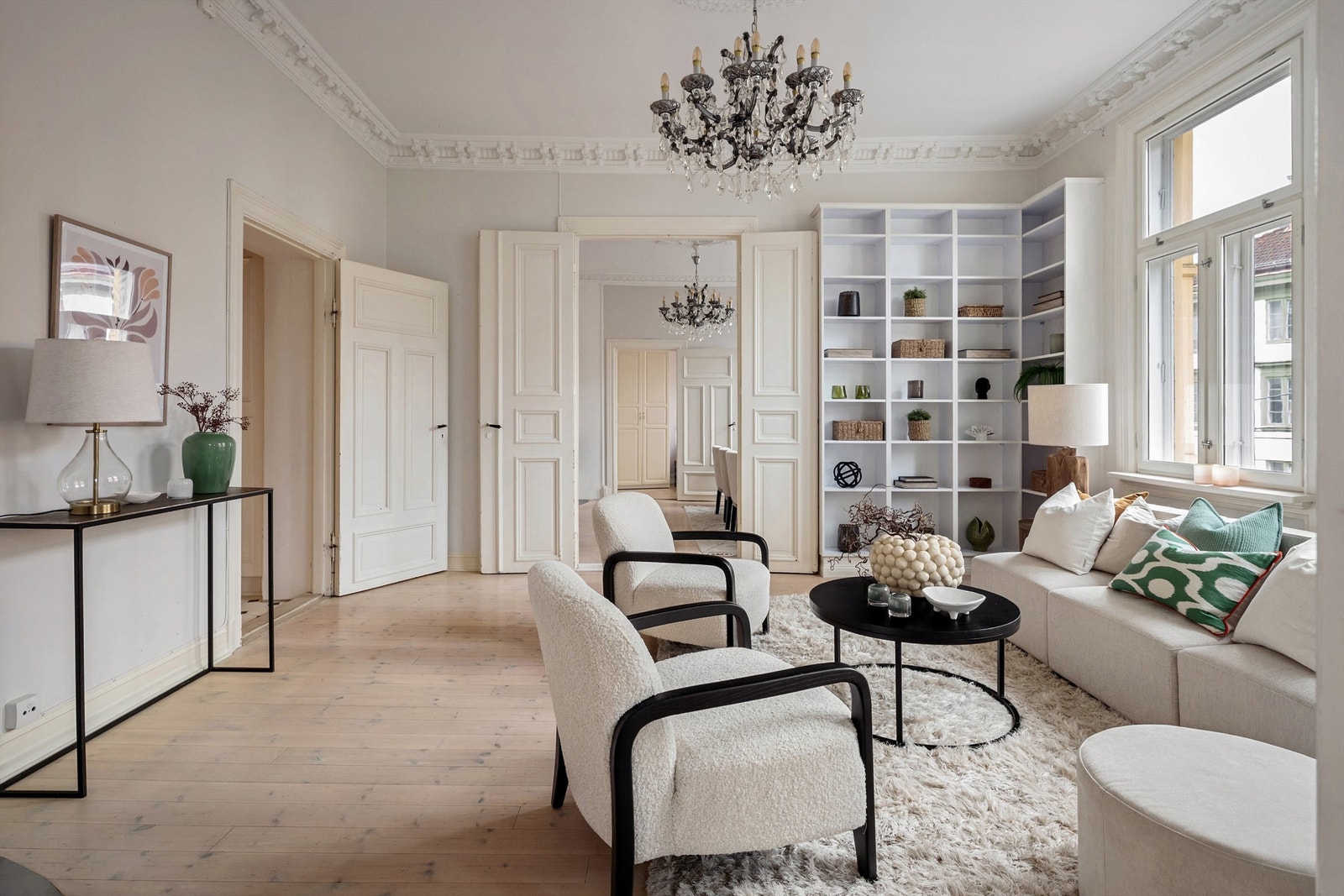 Den generøse takhøyden er målt til 3,2 meter. Galleribilde