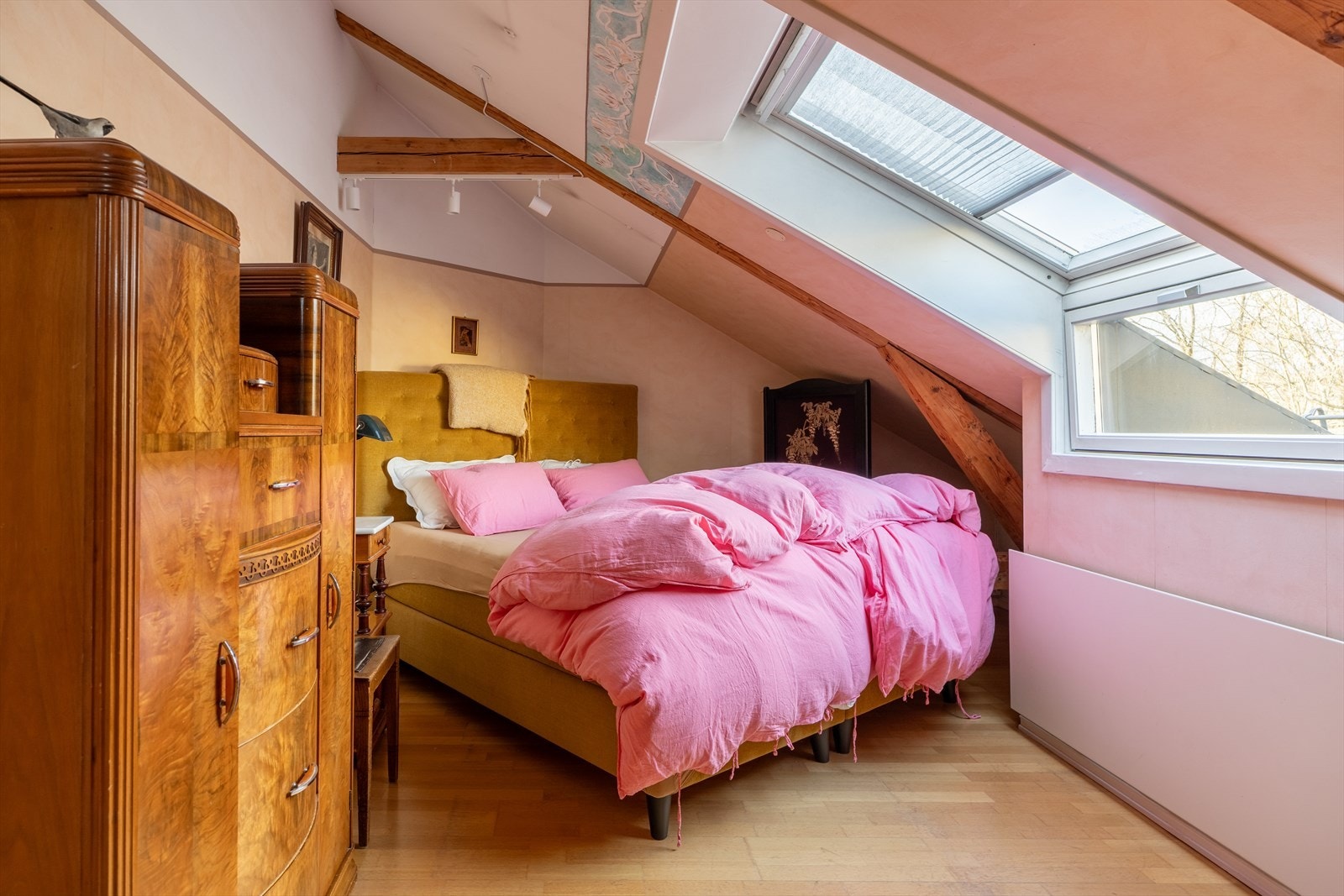 Leiligheten har tre romslige soverom med gode/ fleksible møbleringsmuligheter Galleribilde