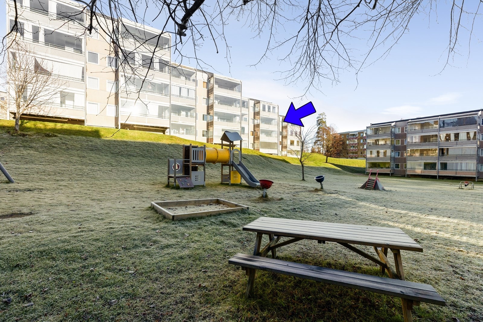 Boligen ligger fint til i 3. etasje tilknyttet Maihaugen III borettslag på Gulset. Fra boligen er det nærhet til skoler, barnehager og idrettsanlegg, samt matbutikker og flotte turområder. Galleribilde