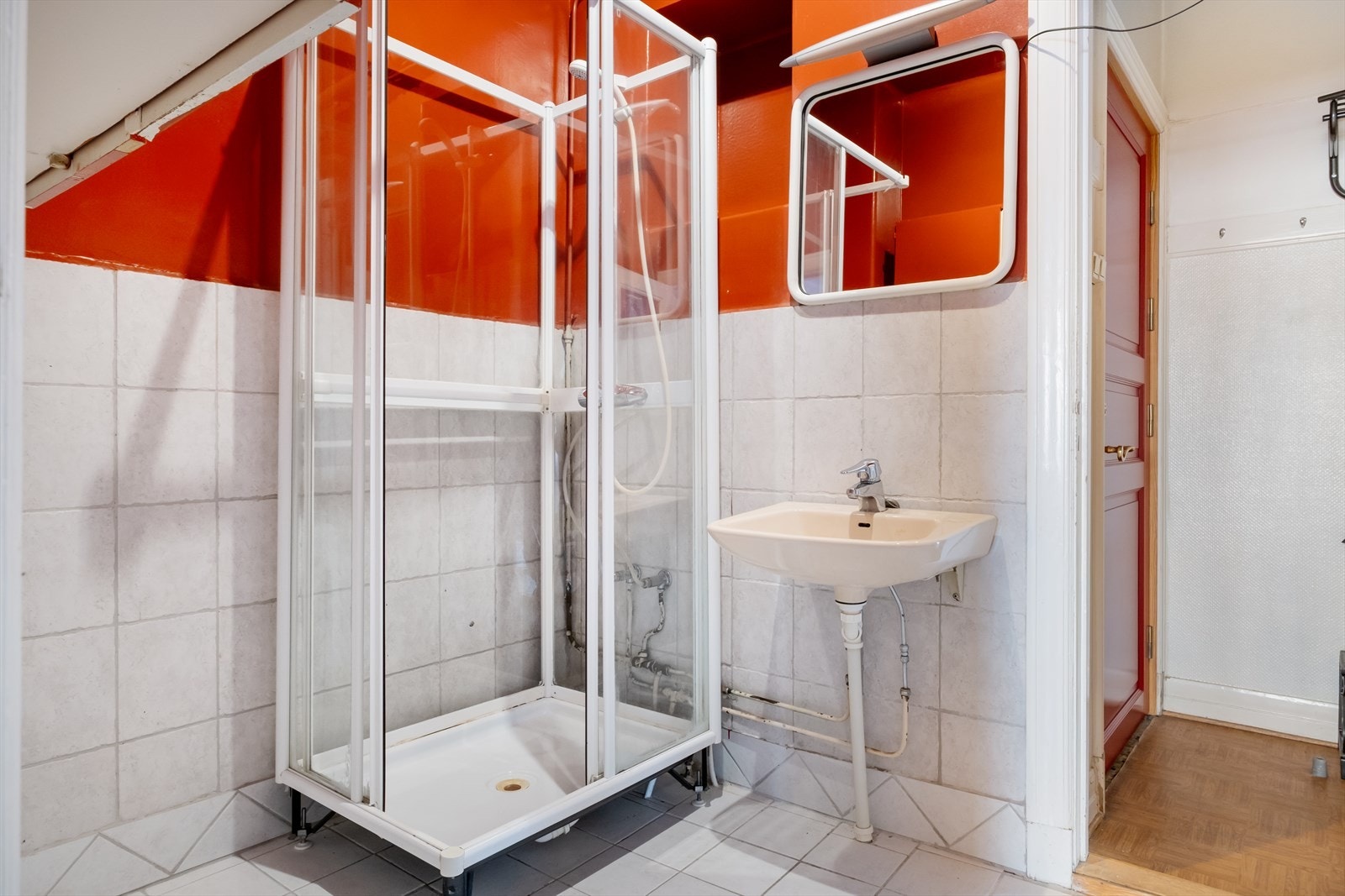 Badet har behov for full modernisering. Galleribilde