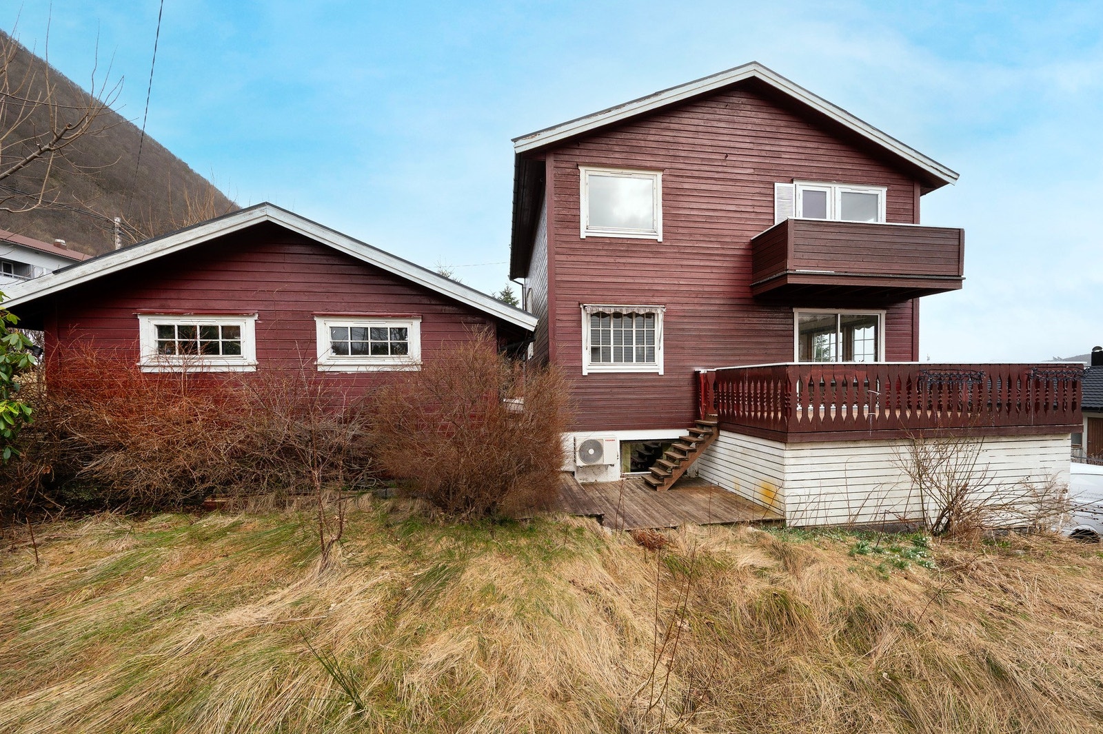 En innbydende enebolig med stort potensial og flott tomt. Galleribilde