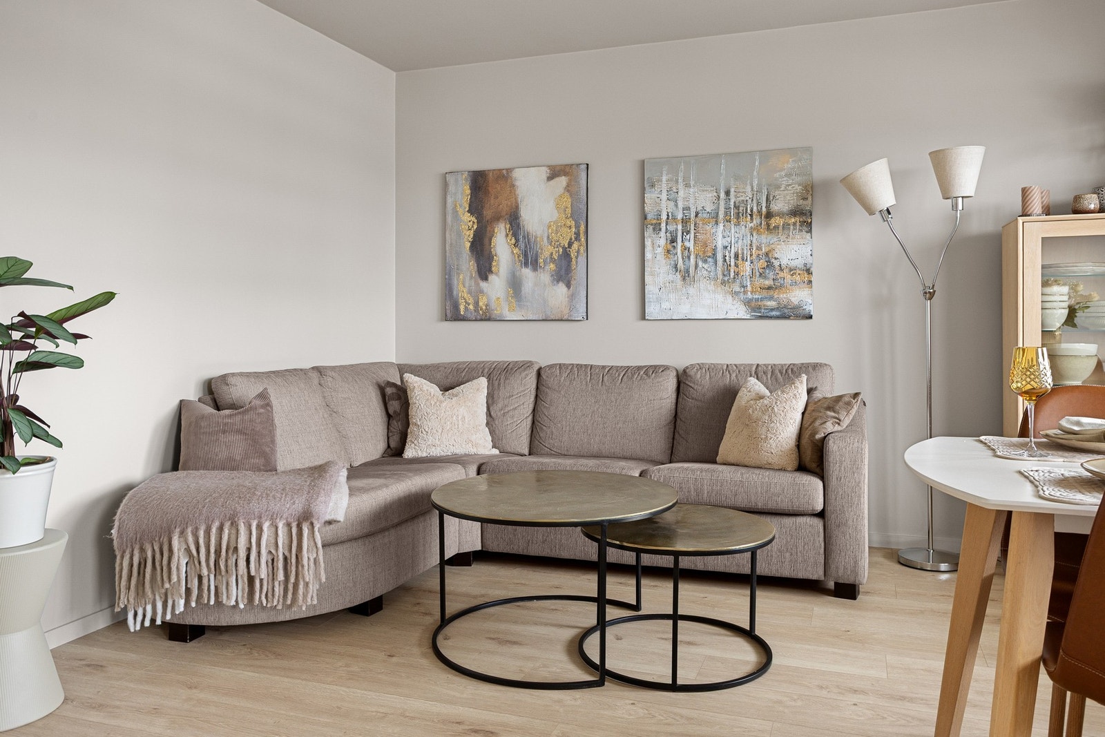 Til info er fyring og varmtvann, samt tv og bredbånd inkludert i felleskostnadene. Galleribilde