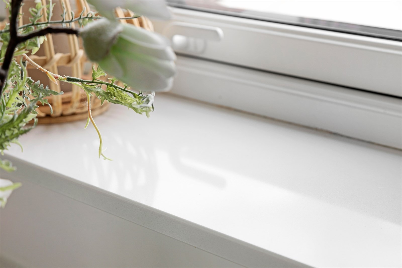 Det er lagt kunstig marmor i vinduskarmer som gir en ekstra finish og meget praktisk Galleribilde