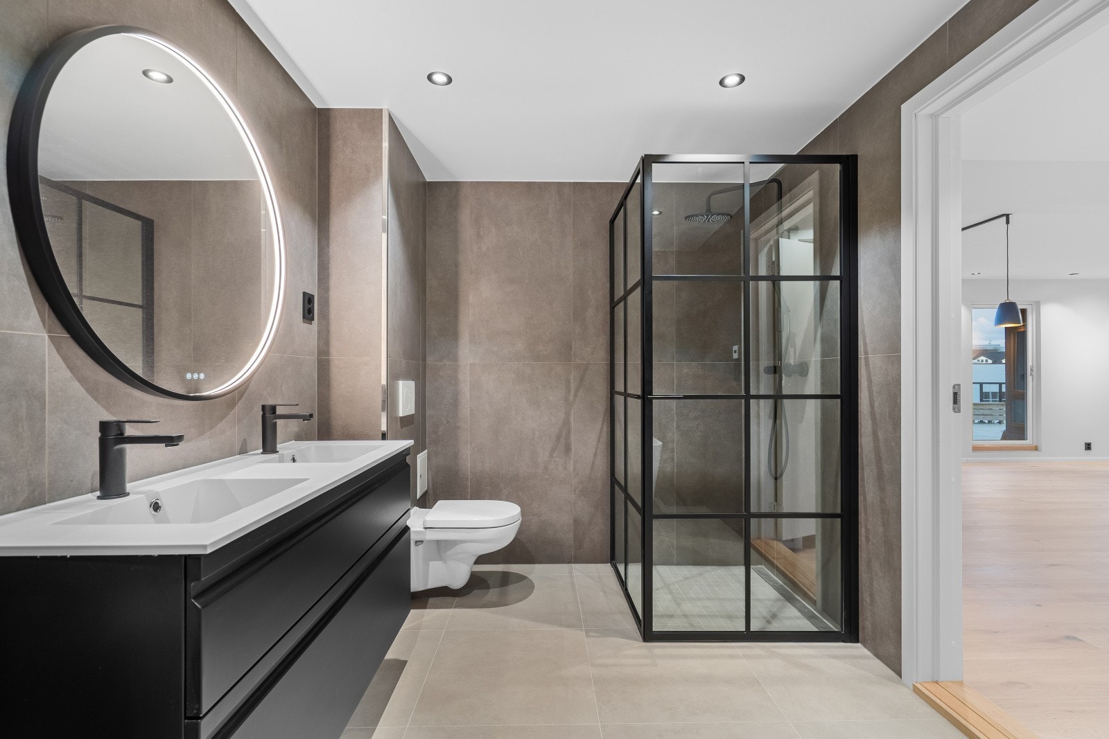 Flislagt bad Galleribilde