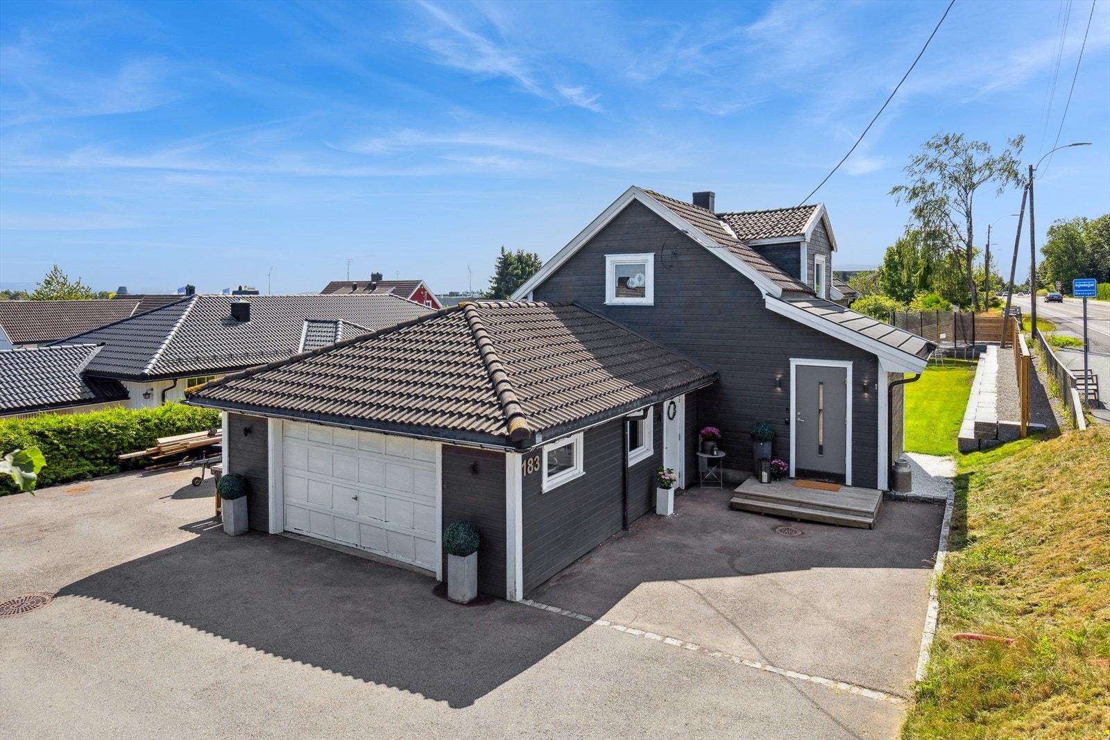 Påbygget inngangsparti. Galleribilde