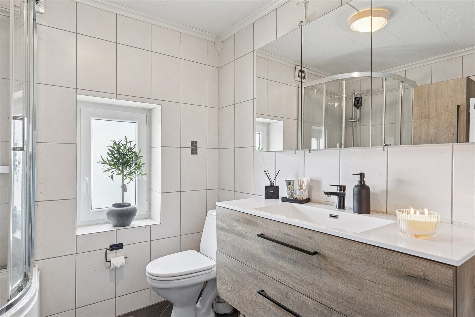 Bad 1. etasje. Galleribilde