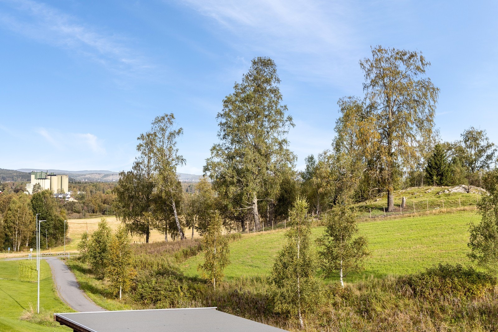 Beliggenheten er midt i blinken for den som ønsker kort vei til naturen. Galleribilde
