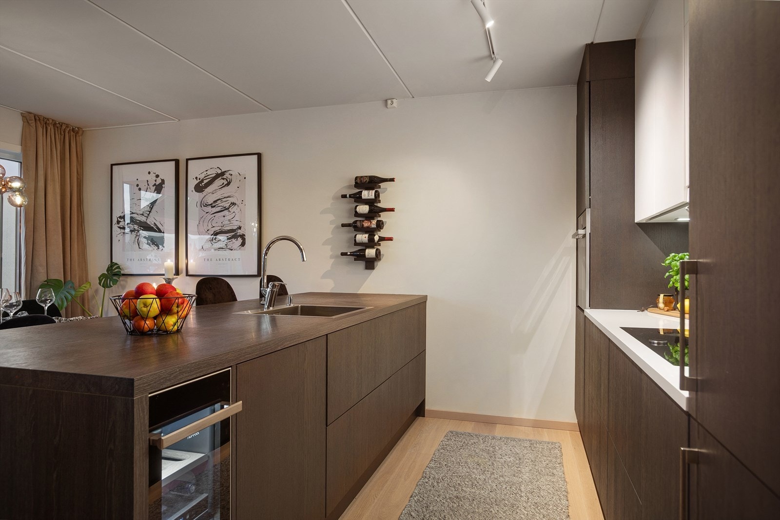 Meget delikat og moderne kjøkken fra 2019 med kvalitetsinnredning fra INMENTE Galleribilde