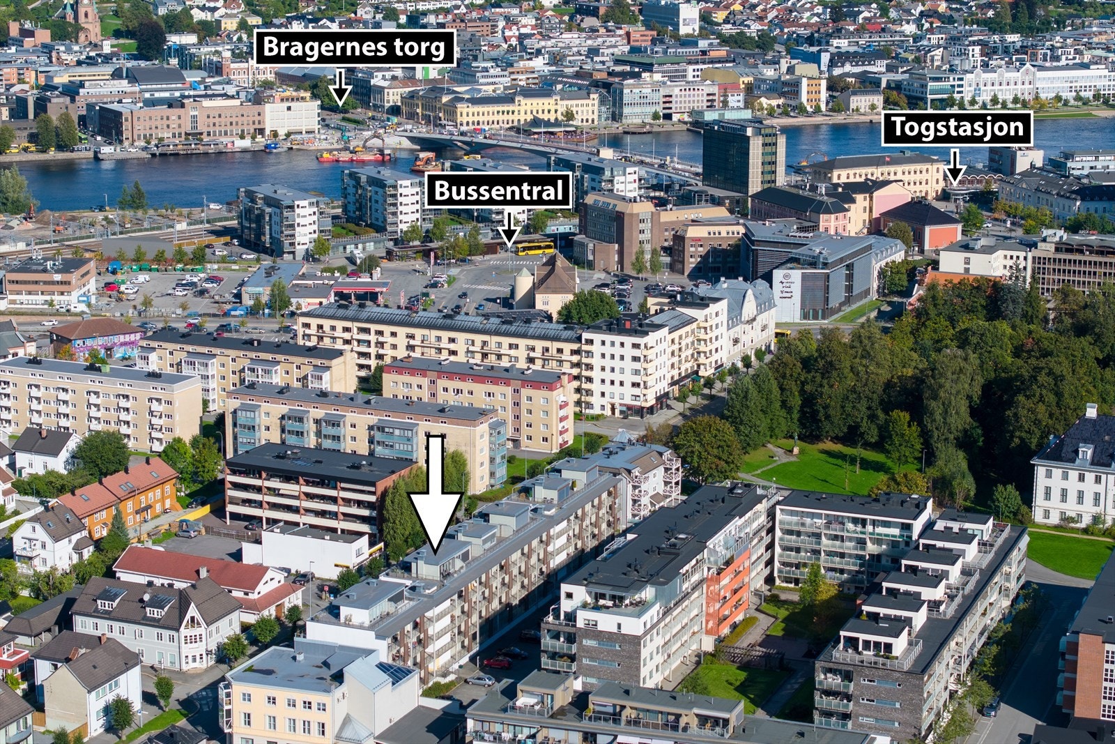 Sentralt, men tilbake trukket beliggenhet på Strømsø Galleribilde