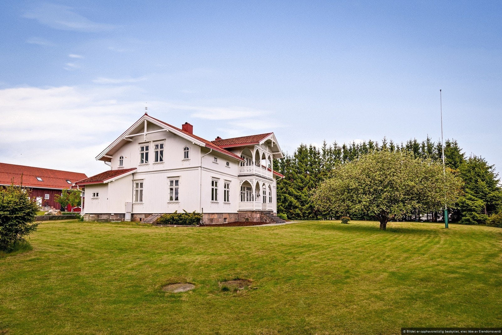Stort tomteareal rundt eiendommen Galleribilde