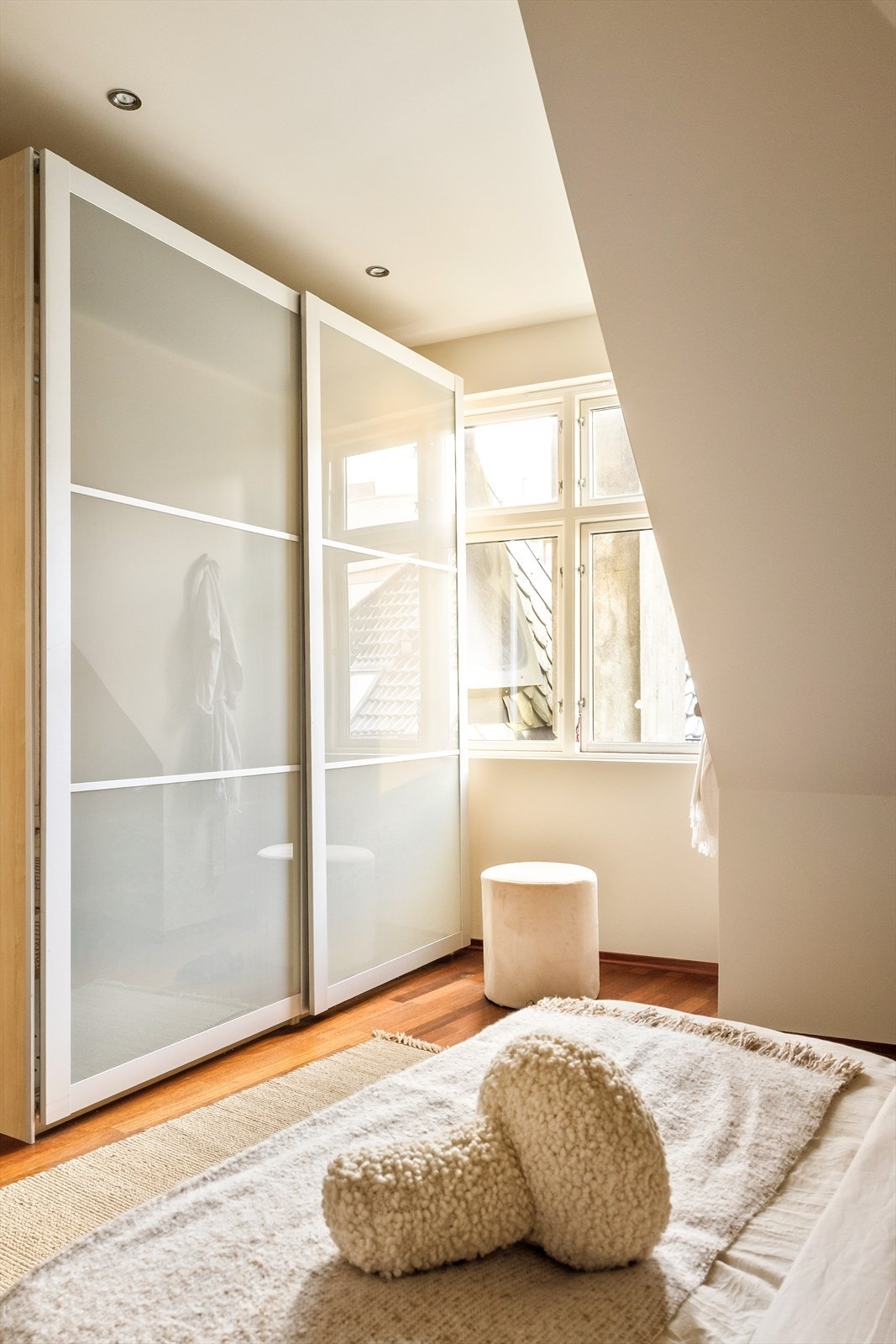 - Soverommene er av god størrelse og har et herlig lysinnslipp - Galleribilde