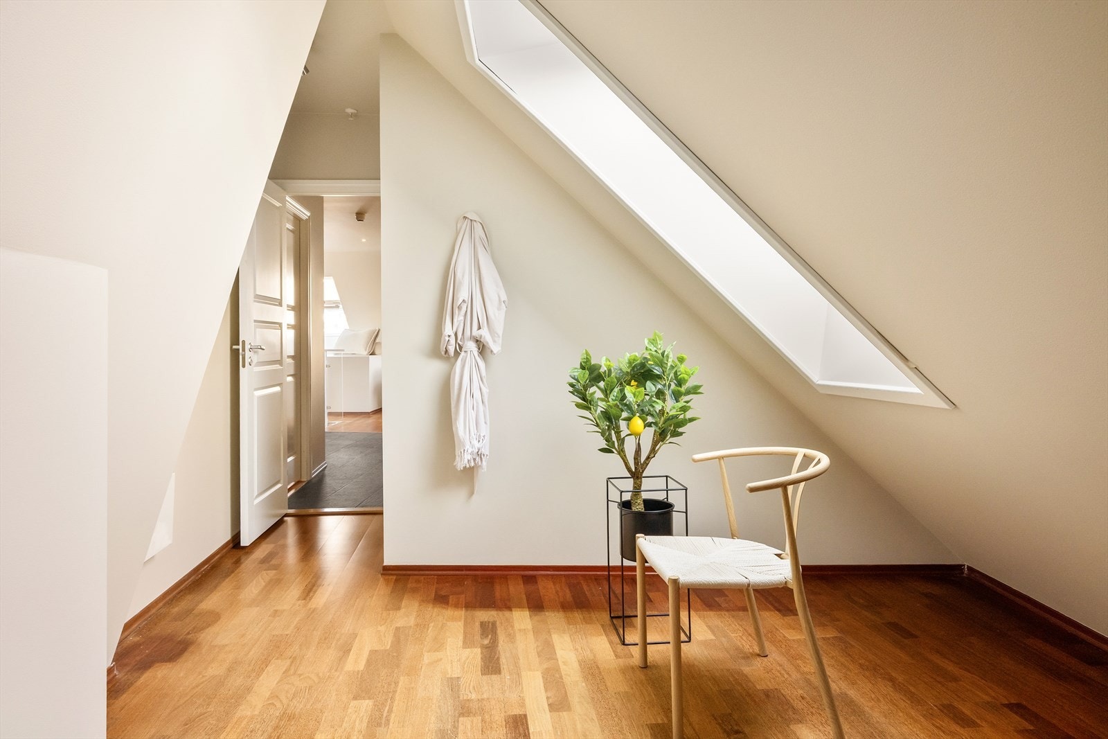 - I tilknytting til soverommet har man en innvendig bod som måler 2,6m² - Galleribilde