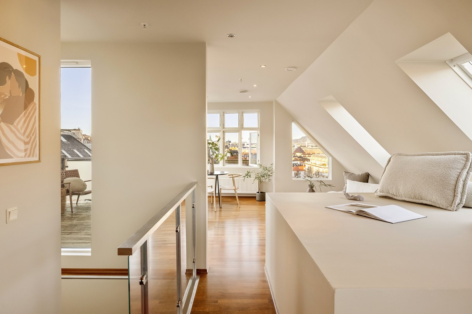 - Overflatene er nymalt i 2025 - Galleribilde