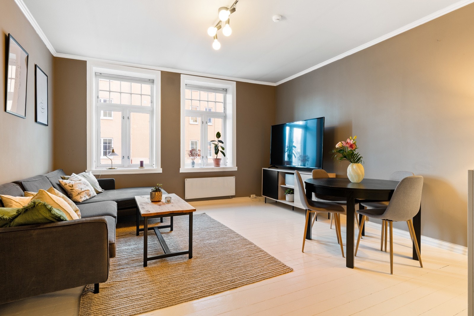 Proaktiv Eiendomsmegling ved Marcus Solberg Røed har gleden av å presentere en sentral og tiltalende 2-roms selveierleilighet. Galleribilde